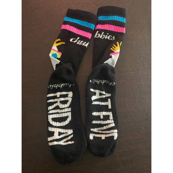 Chubbies Macaw Retro 80s 90s Graphic Black Blue Pink Friday At Five Crew Socks - Picture 3 of 4
